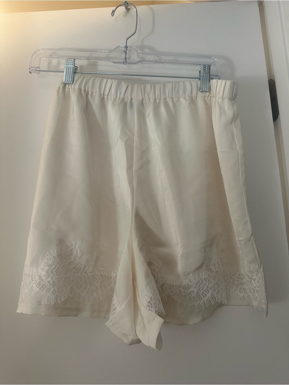 Silky Lace-Trim Shorts in Cream/White
